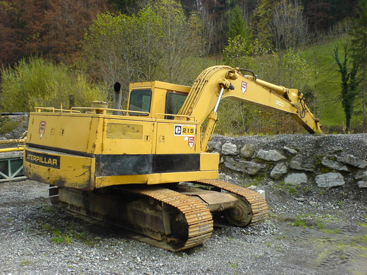 CAT215_1.jpg