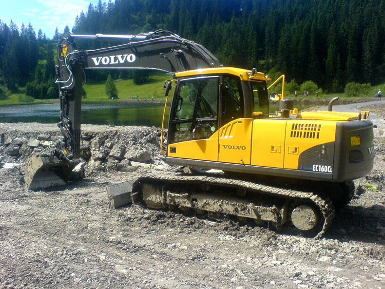 Volvo EC160C L.jpg