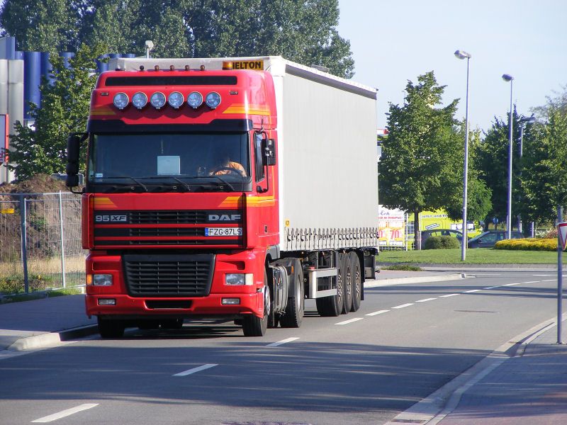 95XF.jpg
