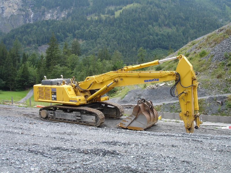 Komatsu PC 600-6 (3).jpg