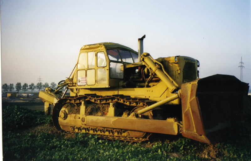 Cat D9 G Bagger Friehe.jpg