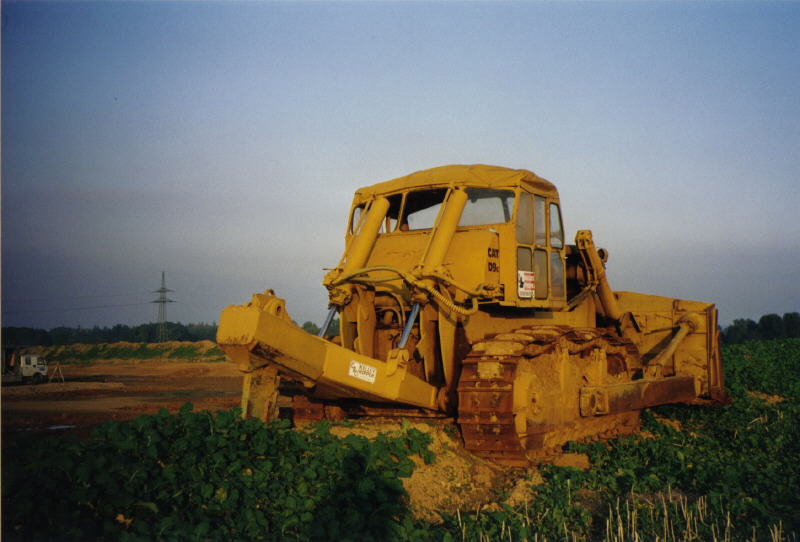 Cat D9.jpg