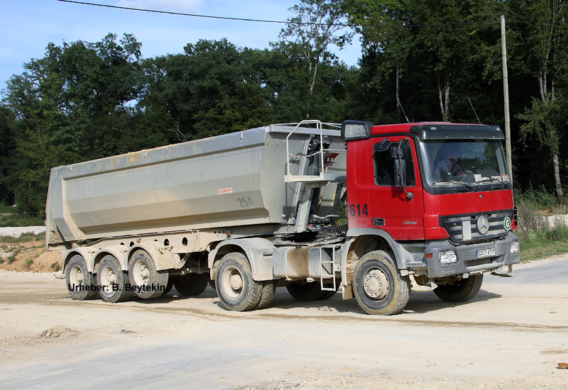 Actros-2046_Becker_1.jpg