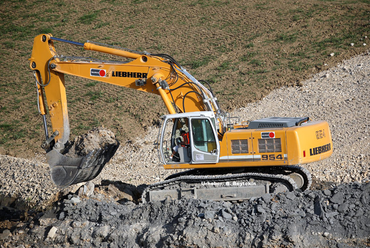 Valerian_Liebherr-R954C_1.jpg