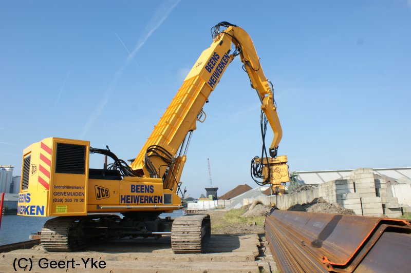 jcb beens-2.jpg