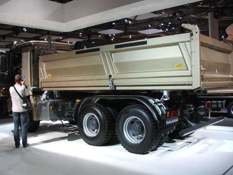 IAA 2008 MB Actros MP3 Kipper 002 (2).jpg