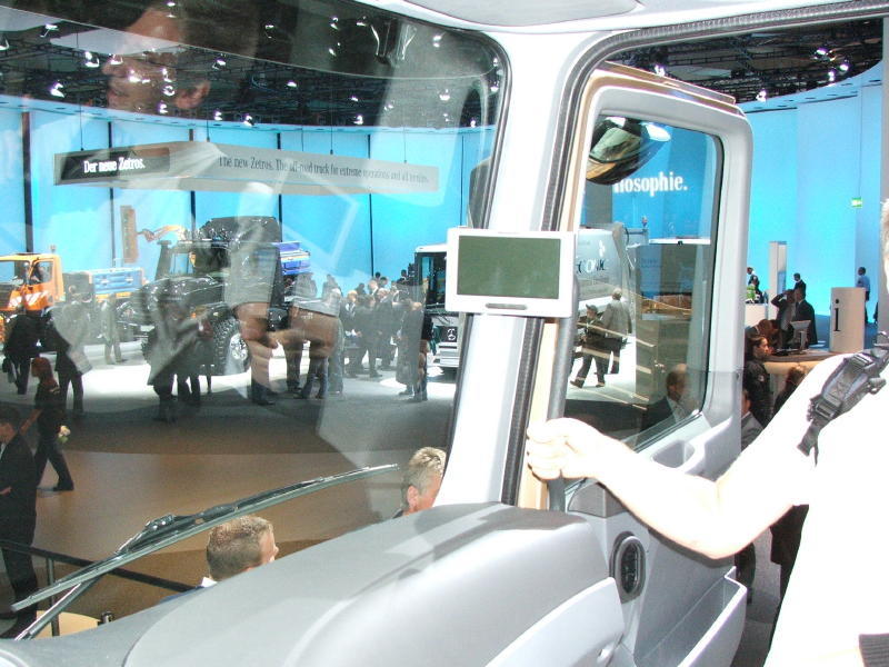 IAA 2008 MB Actros MP3 Kipper 005 (2).jpg