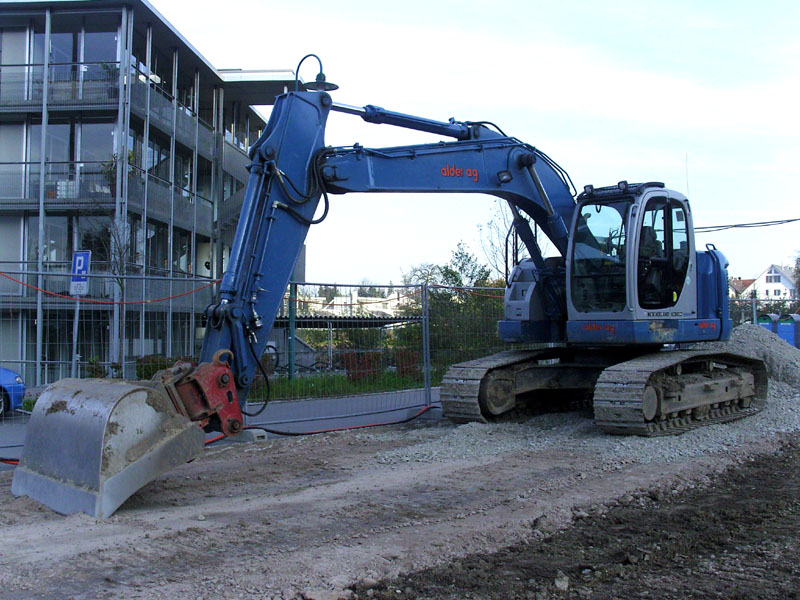 NH Kobelco E200SR Alder (1).jpg