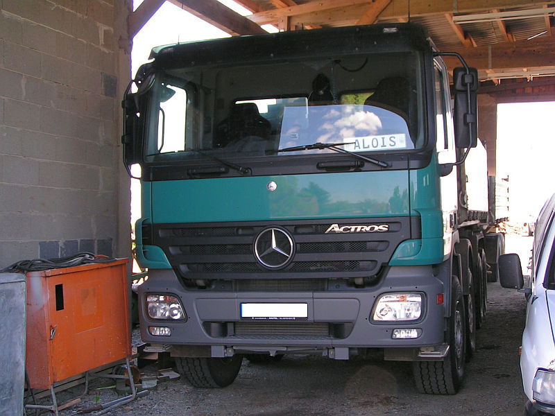 MP2 3241_01.jpg