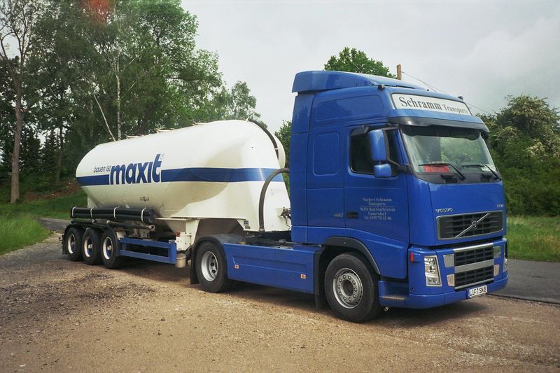 schramm maxit volvo FH rechts.jpg