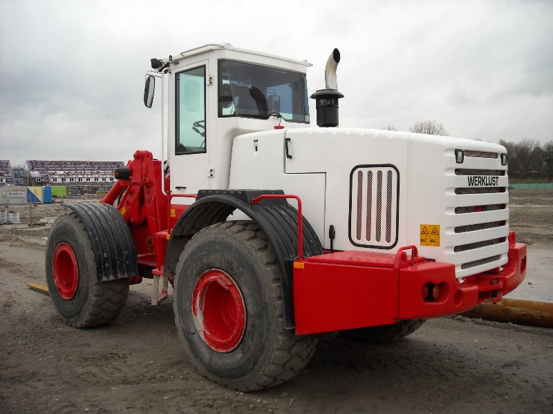 NHB WG 45 E (4).jpg