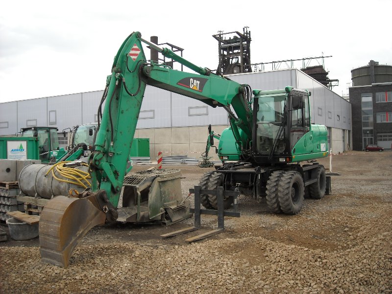 CAT 313 C (1).jpg