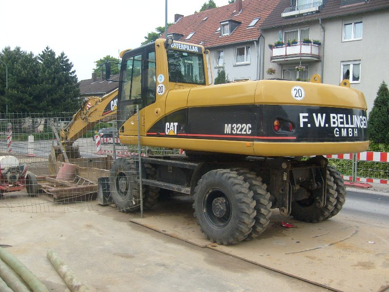 CAT M 322 C (1).jpg
