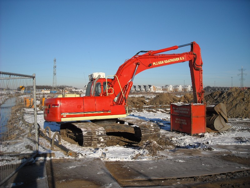 Kobelco SK 210 (3).jpg