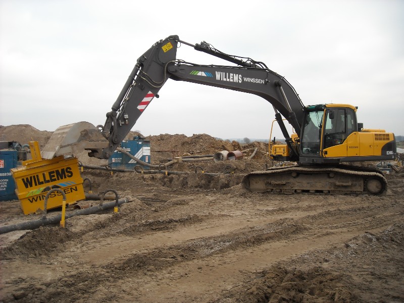 Willems Volvo EC 240 C (1).jpg