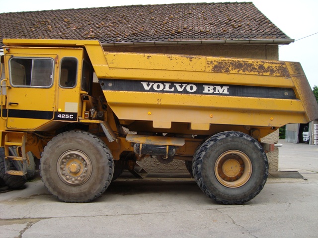Volvo BM 425C(2).jpg