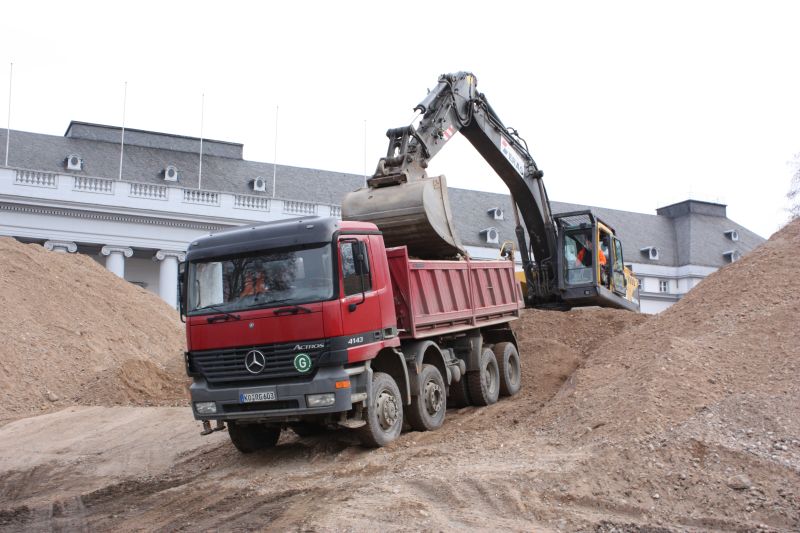 MB Actros 4143 M, rot, Koblenz, 02.09.jpg