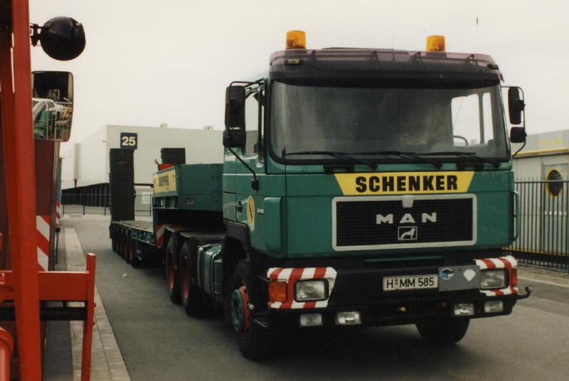 MAN F 90 TiefladeSz Bild018 (2) (2).jpg