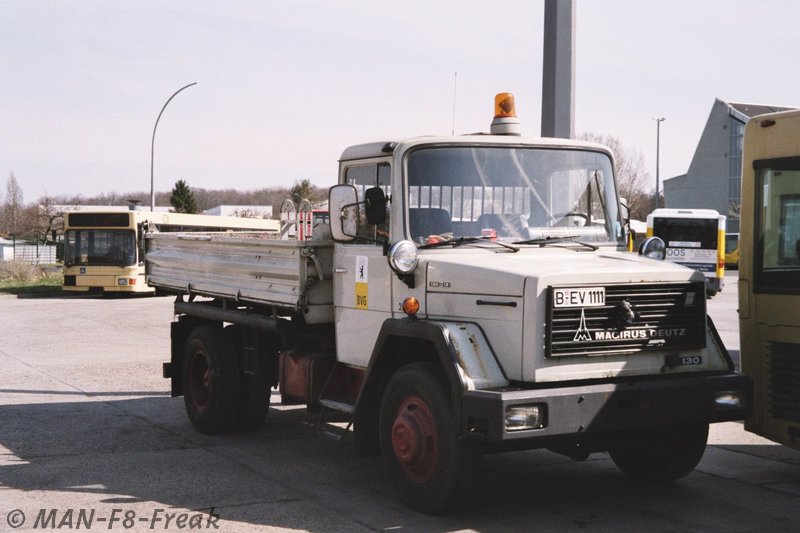 BUS Schlepper_(Magirus 130D12)_2005_01.jpg