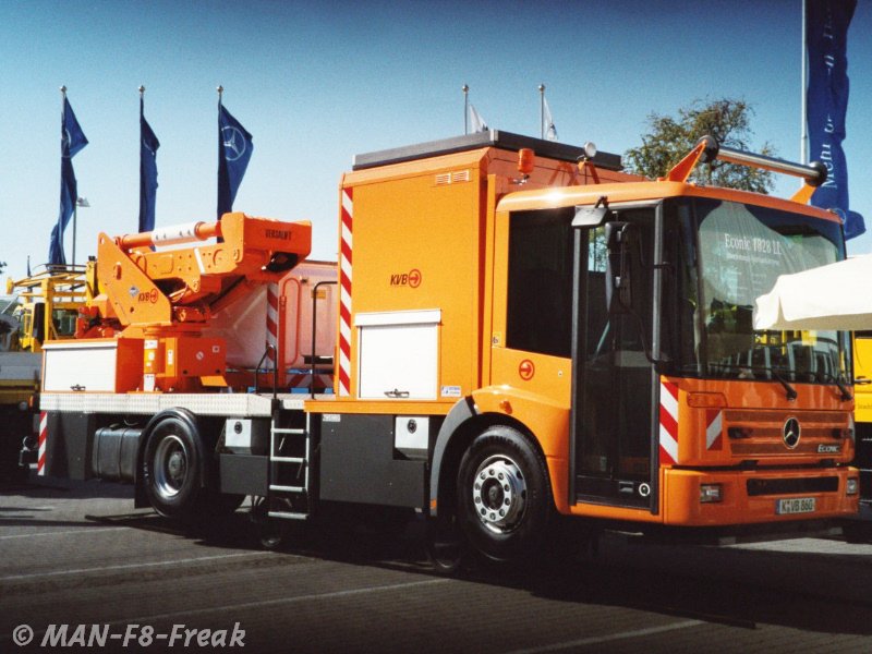 MB Econic 1828 LL Zweiwege_09.2006 Innotrans_01.jpg