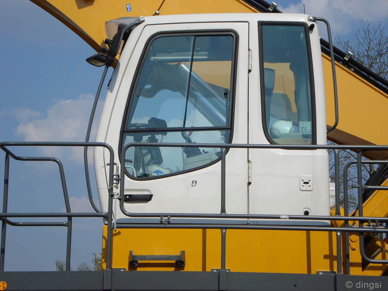 Liebherr 944-Umschlag Solvay_5_copyright_klein.jpg