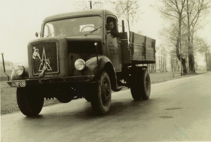 1954 - erster LKW Magirus S 3500.jpg