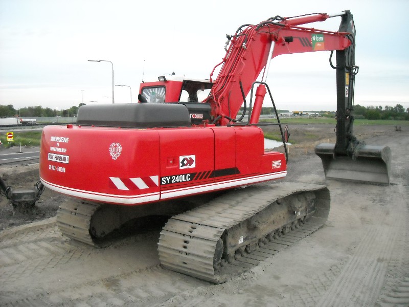 Sany SY 240 LC (1).jpg
