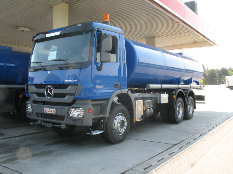  MB-Actros-3331-Wassertank-Kenia_20090414
_002.jpg