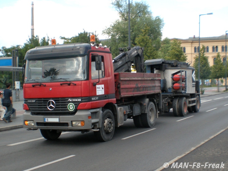 MB_Actros-1_1831_mit Teerkocher_22.06.2009_BLN.jpg