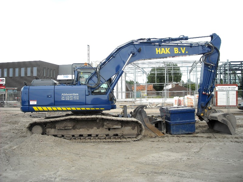 Hak PC 210-8 (2).jpg