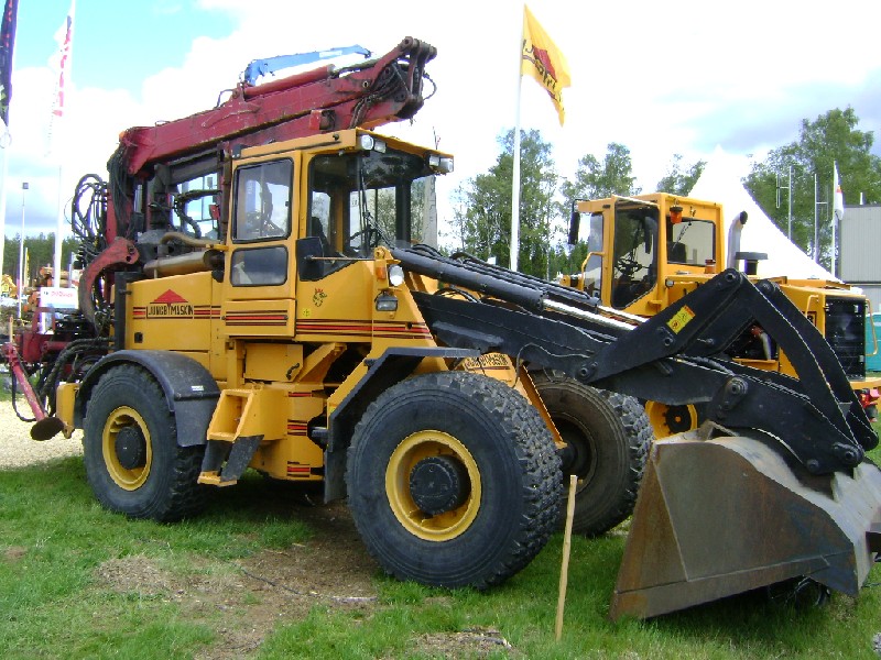 pala gommata scania Attachment