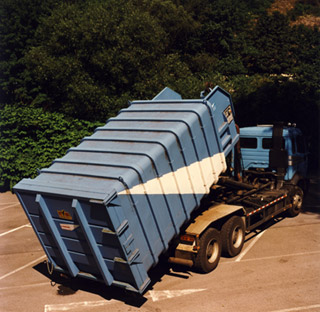 lkw_mit_container.jpg