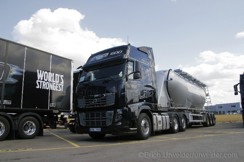 Volvo012.jpg