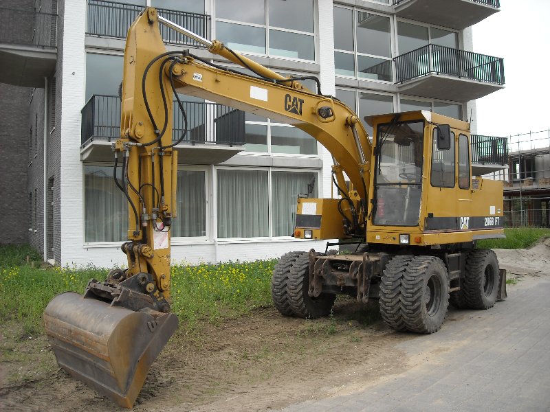 Cat 206 B FT (3).jpg