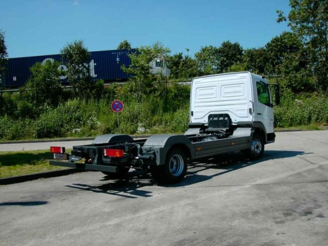 ATECO 818 Seitenansichthr.jpg