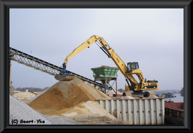 cat 345c mh overslagmachine kuypers kessel.jpg