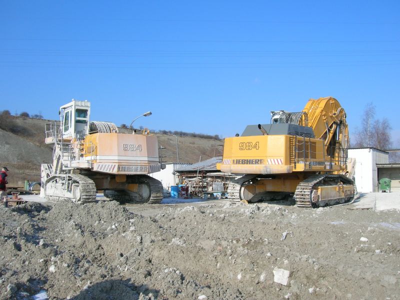 Liebherr R984 und R984C.jpg