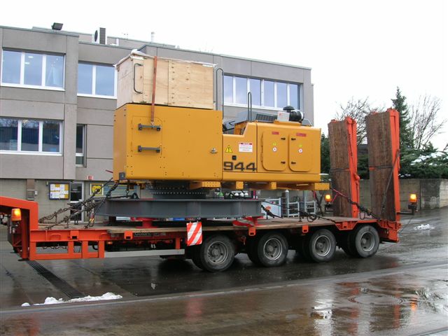Aufbau Turm Bagger E944 005.jpg