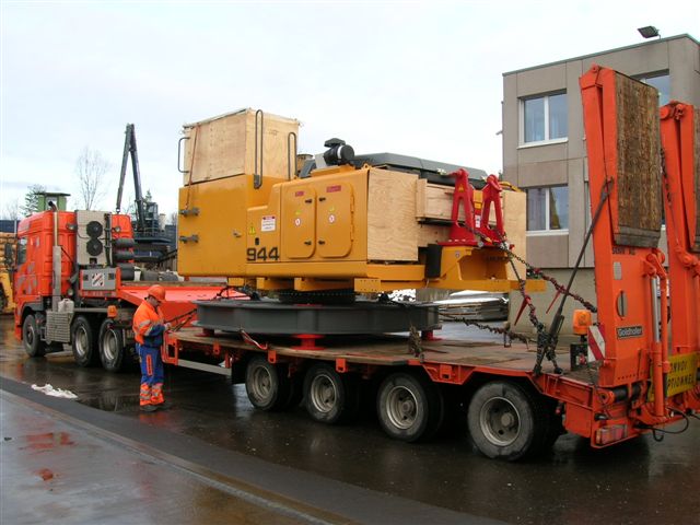 Aufbau Turm Bagger E944 006.jpg