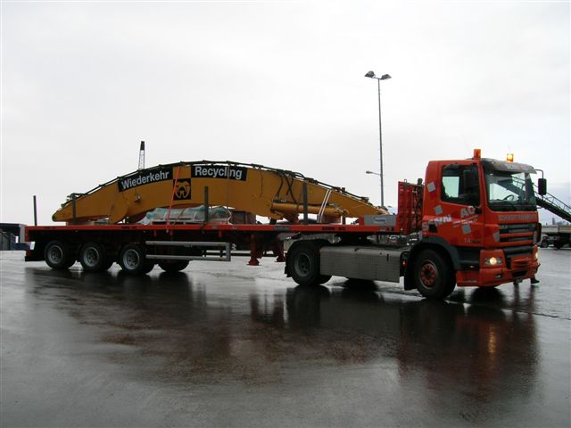 Aufbau Turm Bagger E944 007.jpg