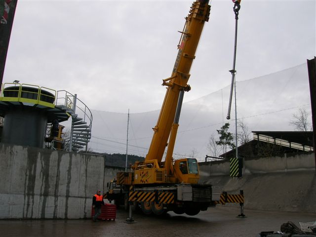 Aufbau Turm Bagger E944 011.jpg