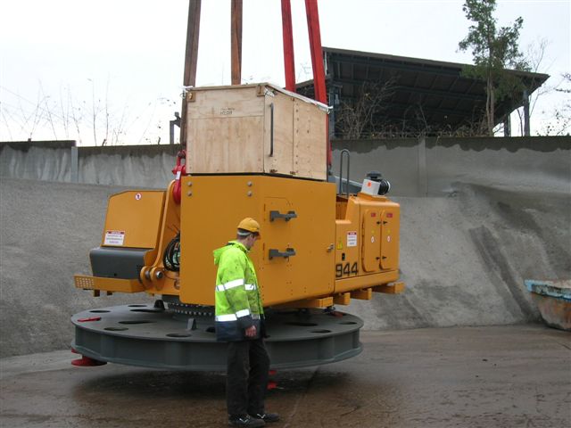 Aufbau Turm Bagger E944 016.jpg