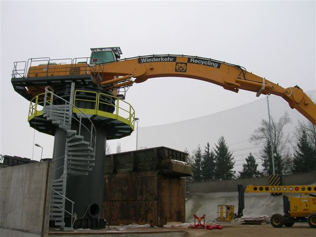 Aufbau Turm Bagger E944 044.jpg