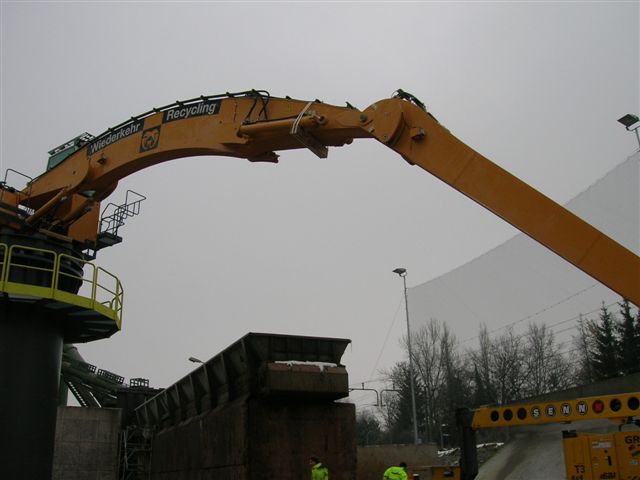 Aufbau Turm Bagger E944 045.jpg