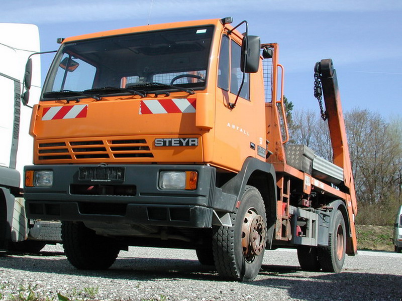 Steyr 17S21 Absetzkipper LKW Linz AG.jpg