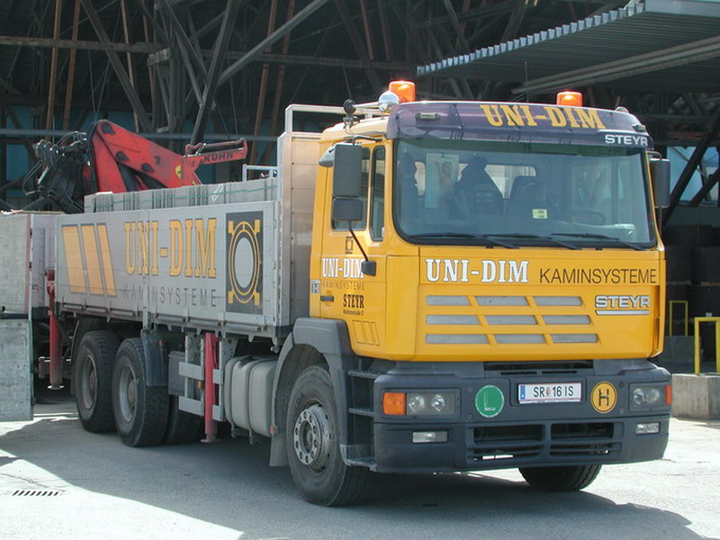 Steyr NSK Pritschen LKW mit Kran UniDim SR16IS.jpg