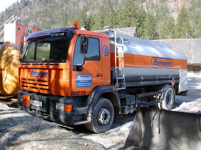 Steyr 91 Tank LKW Bernegger KI269CJ.jpg