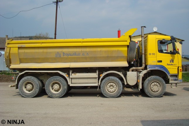 Volvo_FM440_8x6_S1_02.jpg