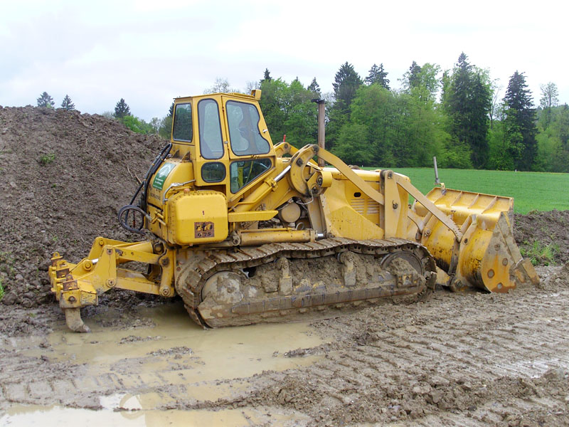 Komatsu D75 (2).jpg