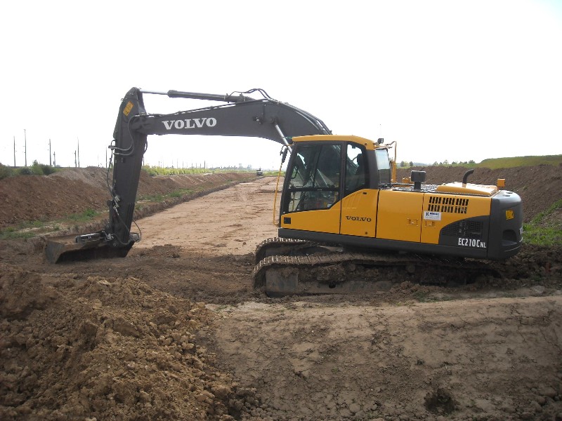 Volvo EC 210 C (3).jpg